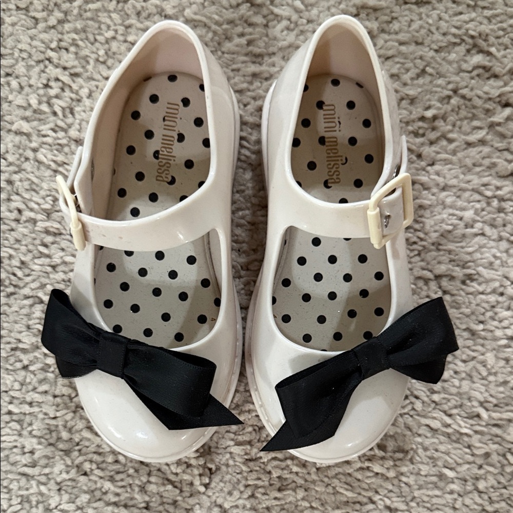 Mini Melissa Kids' Cream and Black Bow Dress Shoes